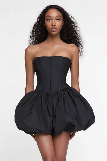 Robe bustier trapèze en satin petite noire